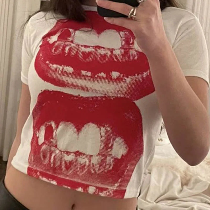 T-shirt Gothic "Smile" - Collection Y2K