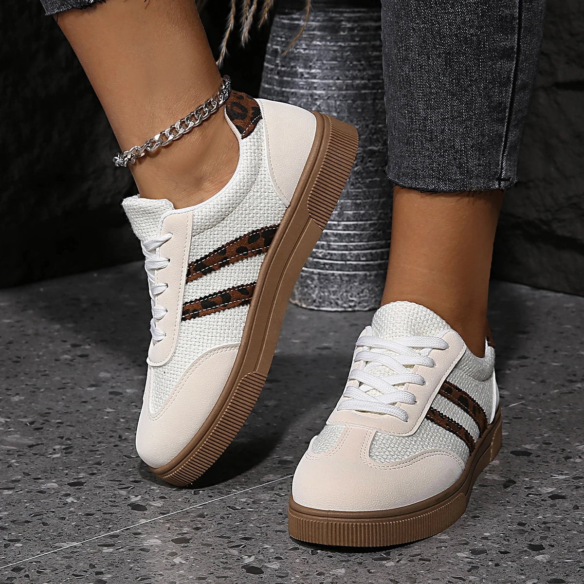 Shoes Woman Trend Casual Sneakers Comfortable Lace Up Flats Tennis Shoe Breathable Walking Jogging Shoe Zapatillas De Mujer