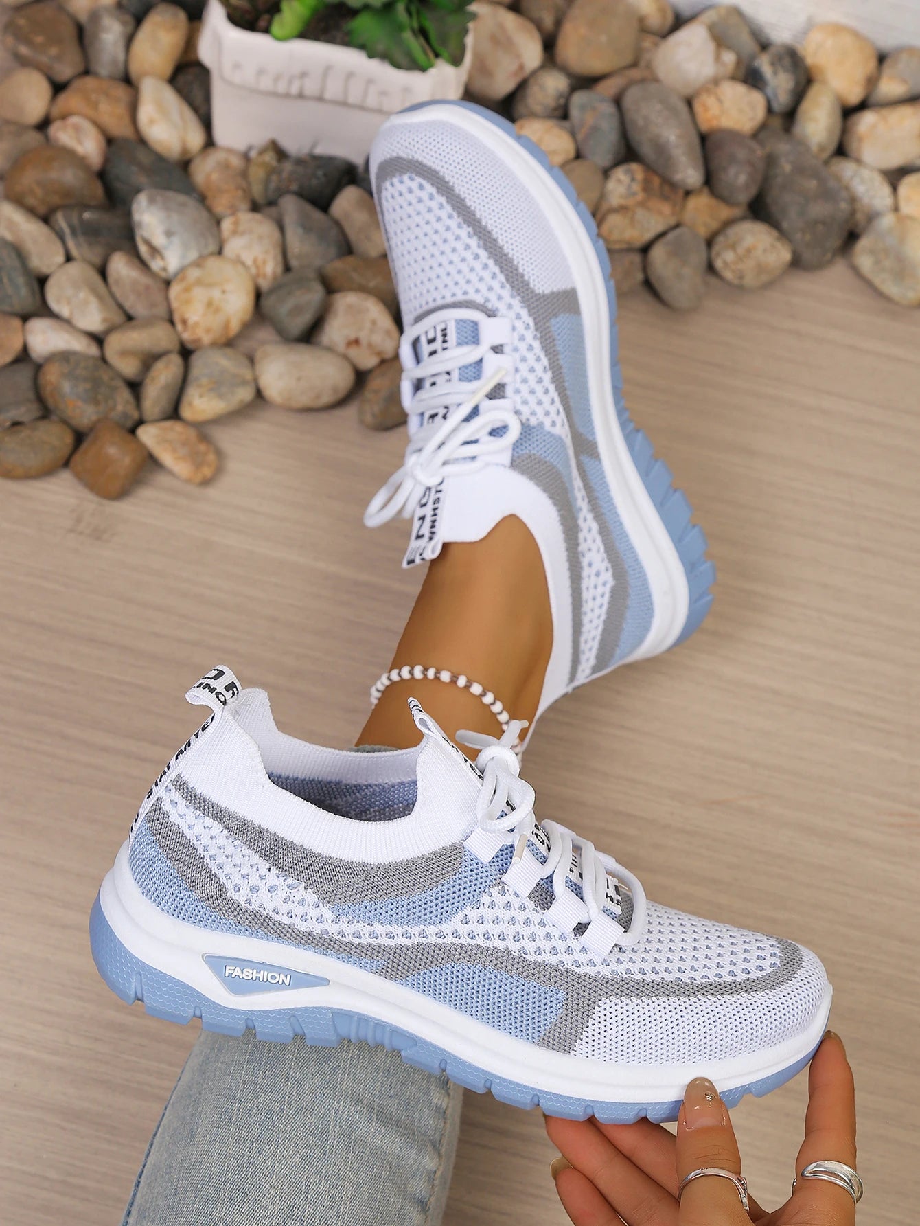 Women's shoes summer 2026 casual sneaker new style two-color single shoes, versatile, casual and fashionable work shoes