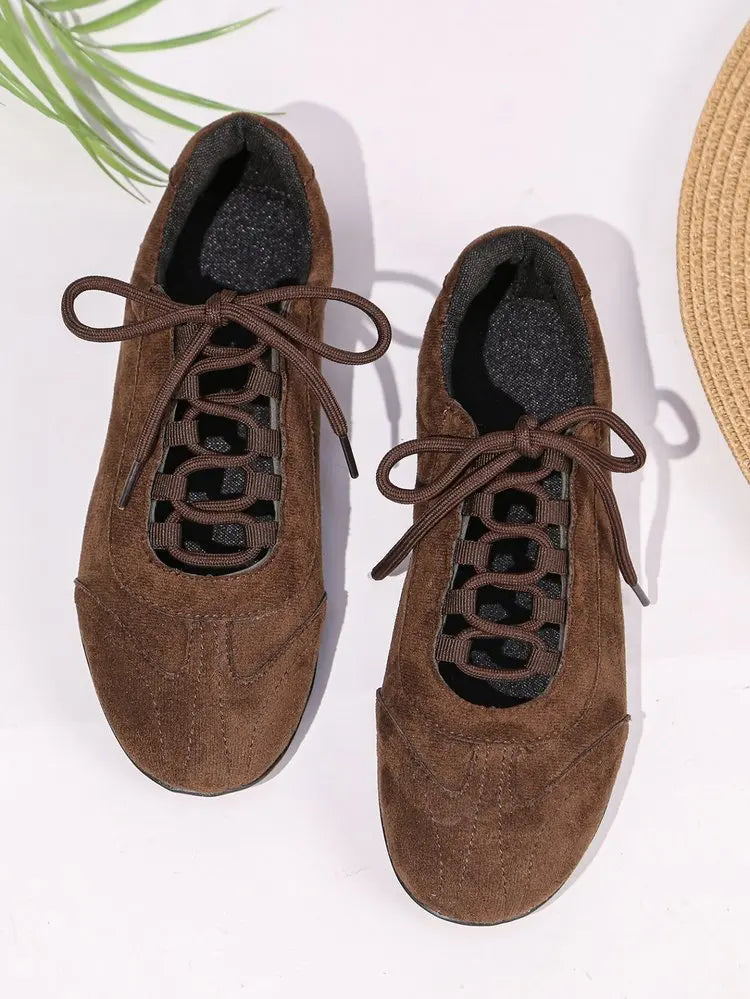 2026 Women Casual Walking Shoes Faux Suede Lace Up Flat Shoes Lightweight Breathable Sneakers Retro Ladies Fashion Trendy New