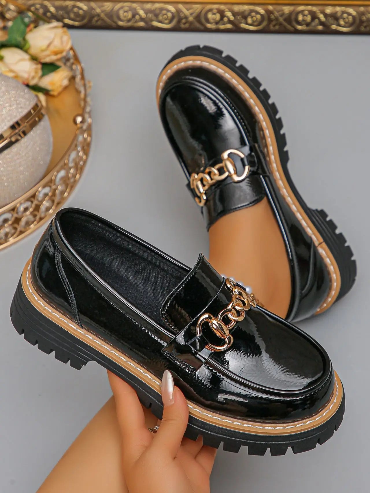 2025 Female Shoes Women Fashion Janes Round Toe Flats Loafers Oxfords Platform Casual Metal Chain Buckle Ladies Heels Black