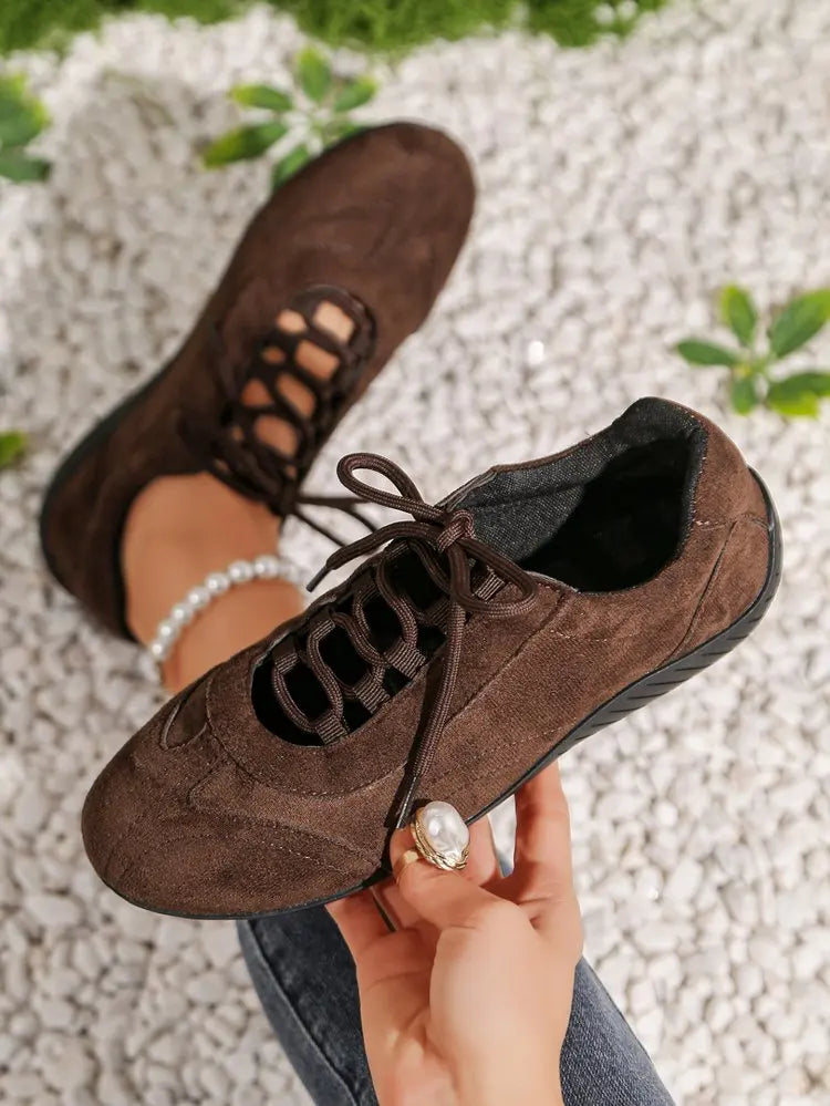 2026 Women Casual Walking Shoes Faux Suede Lace Up Flat Shoes Lightweight Breathable Sneakers Retro Ladies Fashion Trendy New