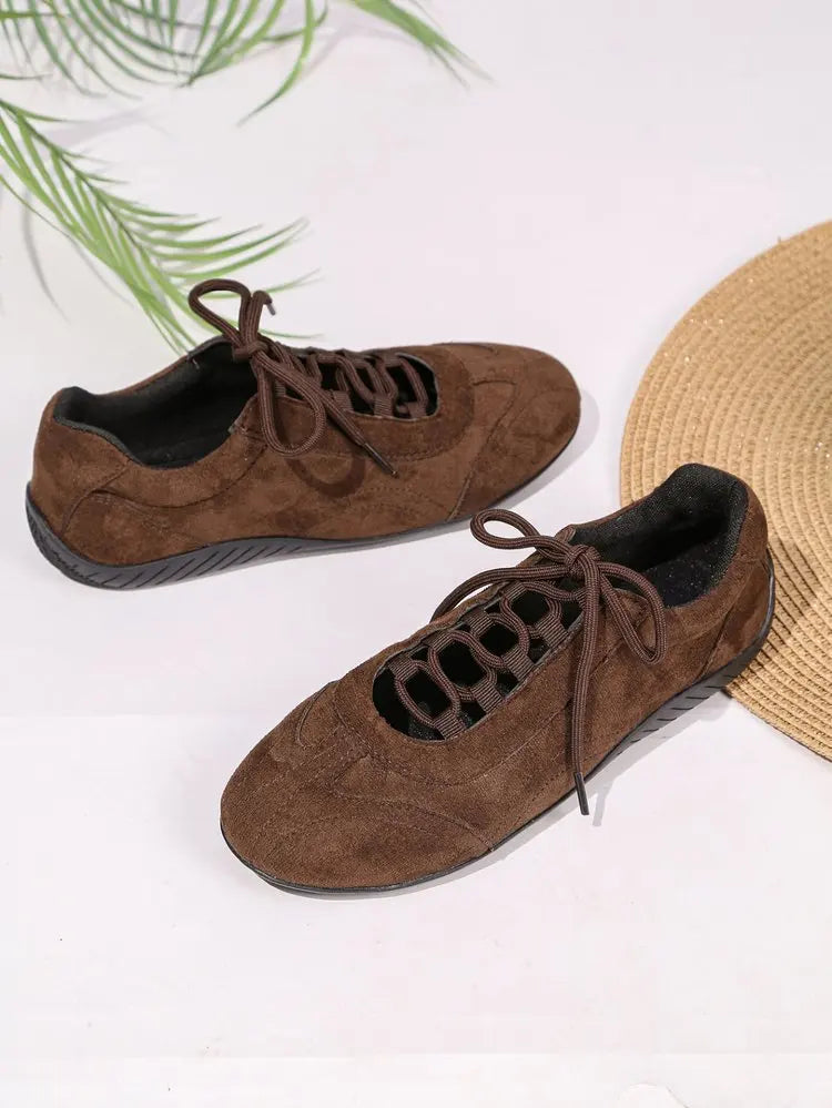 2026 Women Casual Walking Shoes Faux Suede Lace Up Flat Shoes Lightweight Breathable Sneakers Retro Ladies Fashion Trendy New