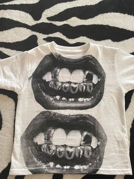 T-shirt Gothic "Smile" - Collection Y2K