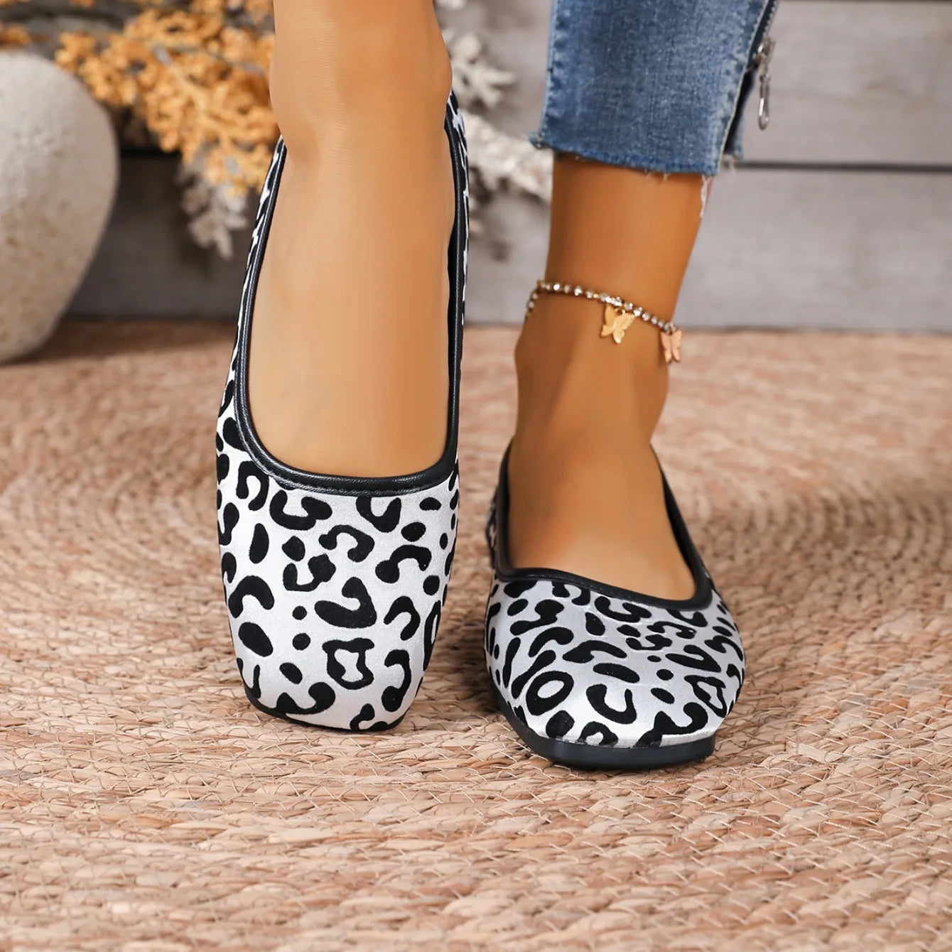 2026 Women Flats Spring Autumn New Fashion Square Toe Shoes Casual Breathable Loafers Female Comfortable Soft Soled Sneakers