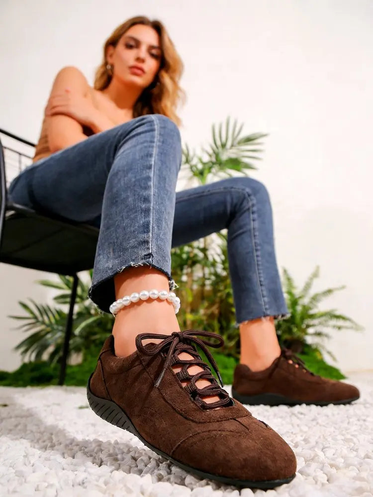 2026 Women Casual Walking Shoes Faux Suede Lace Up Flat Shoes Lightweight Breathable Sneakers Retro Ladies Fashion Trendy New