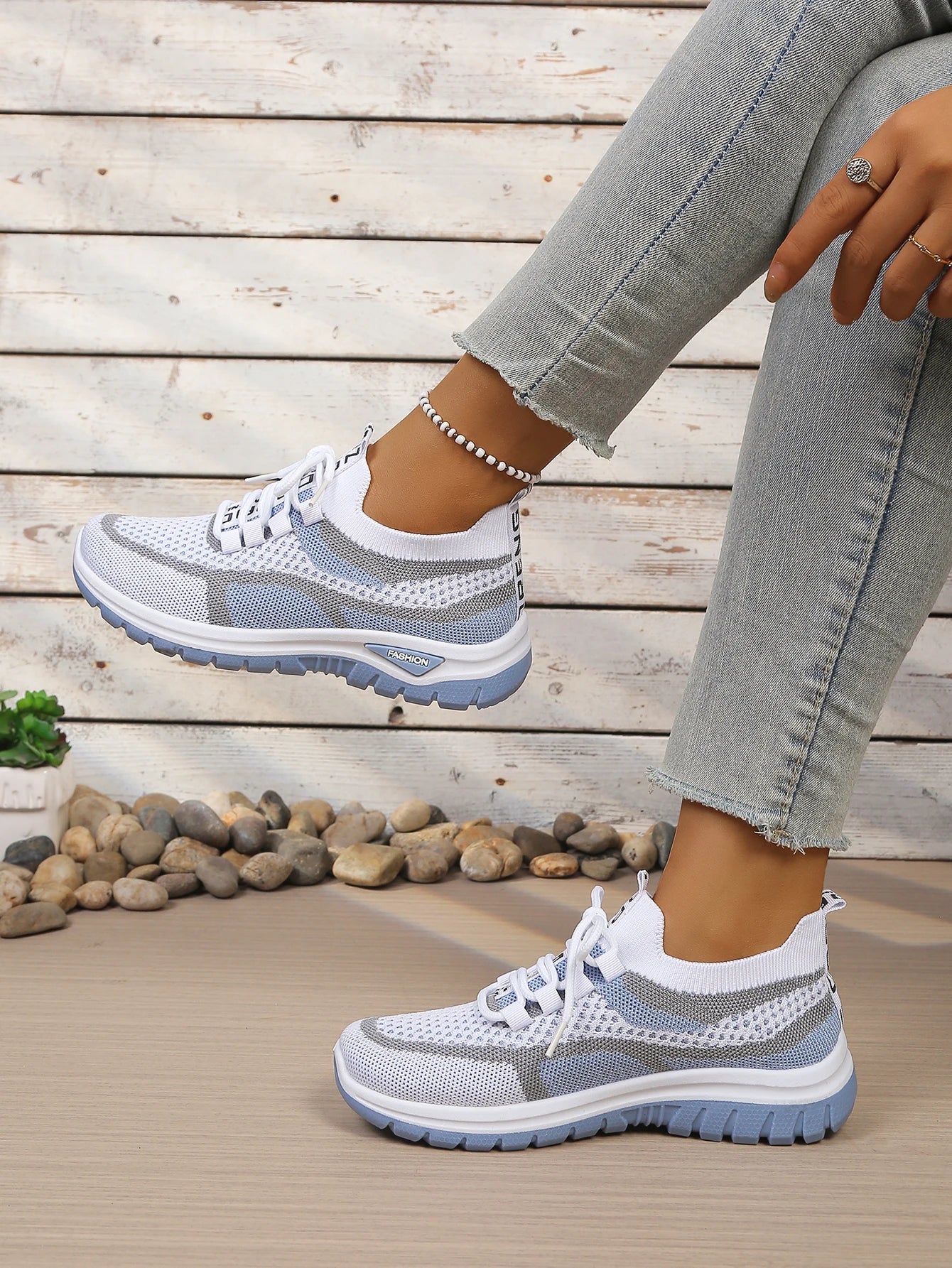 Women's shoes summer 2026 casual sneaker new style two-color single shoes, versatile, casual and fashionable work shoes