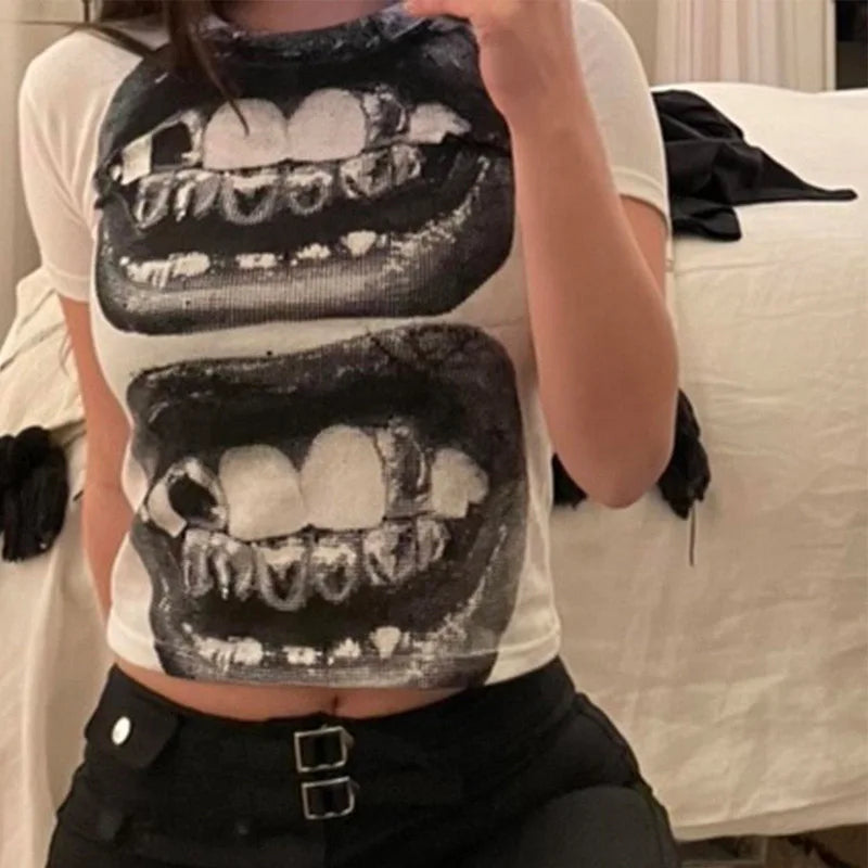 T-shirt Gothic "Smile" - Collection Y2K