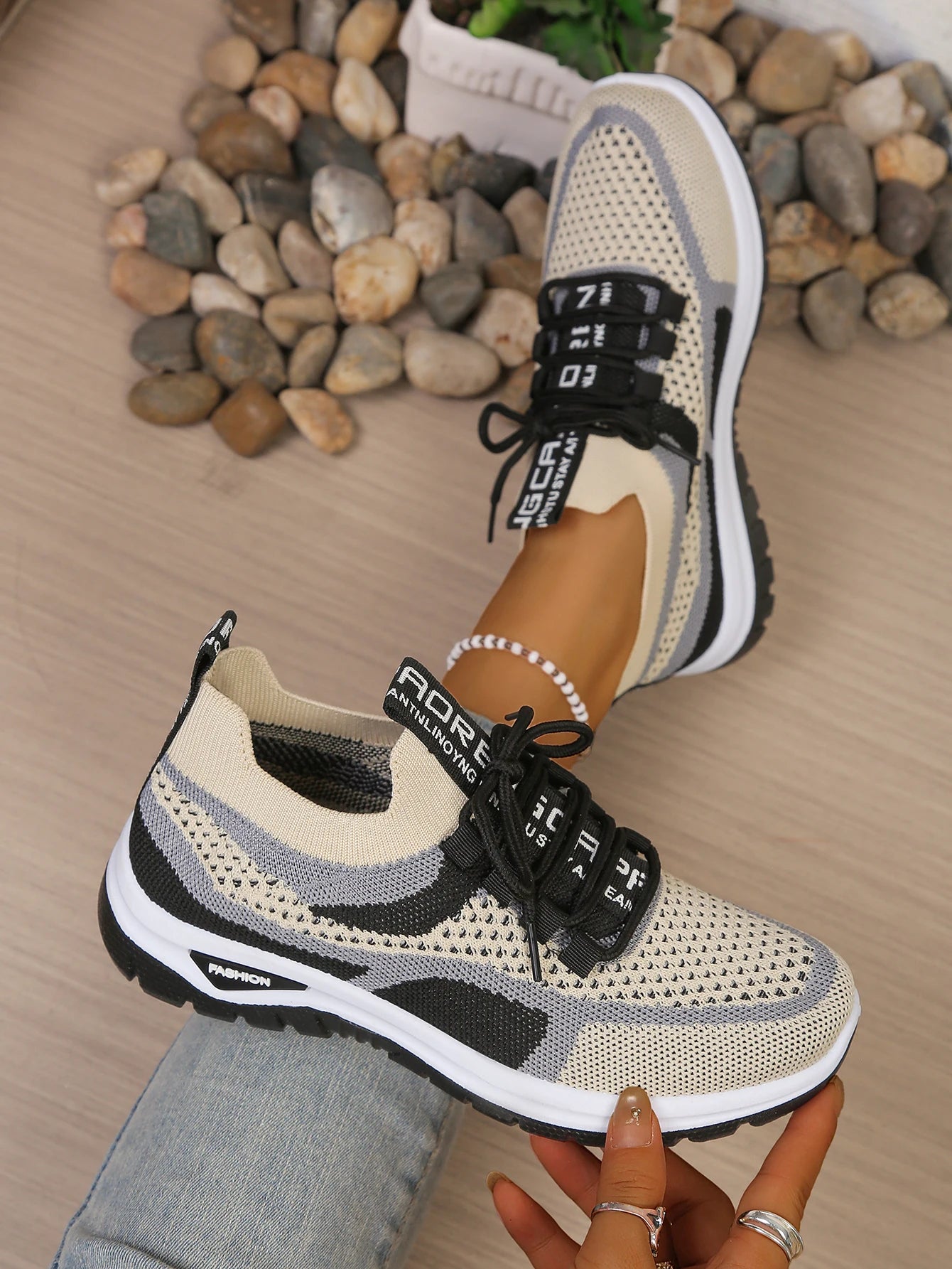Women's shoes summer 2026 casual sneaker new style two-color single shoes, versatile, casual and fashionable work shoes