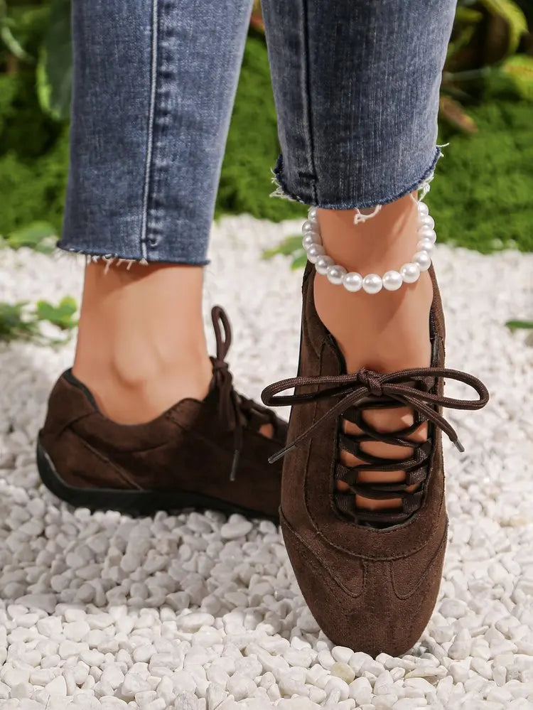 2026 Women Casual Walking Shoes Faux Suede Lace Up Flat Shoes Lightweight Breathable Sneakers Retro Ladies Fashion Trendy New