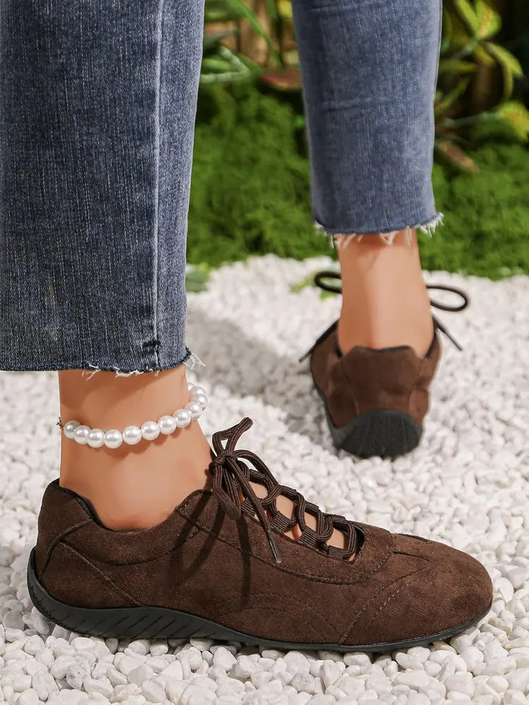 2026 Women Casual Walking Shoes Faux Suede Lace Up Flat Shoes Lightweight Breathable Sneakers Retro Ladies Fashion Trendy New