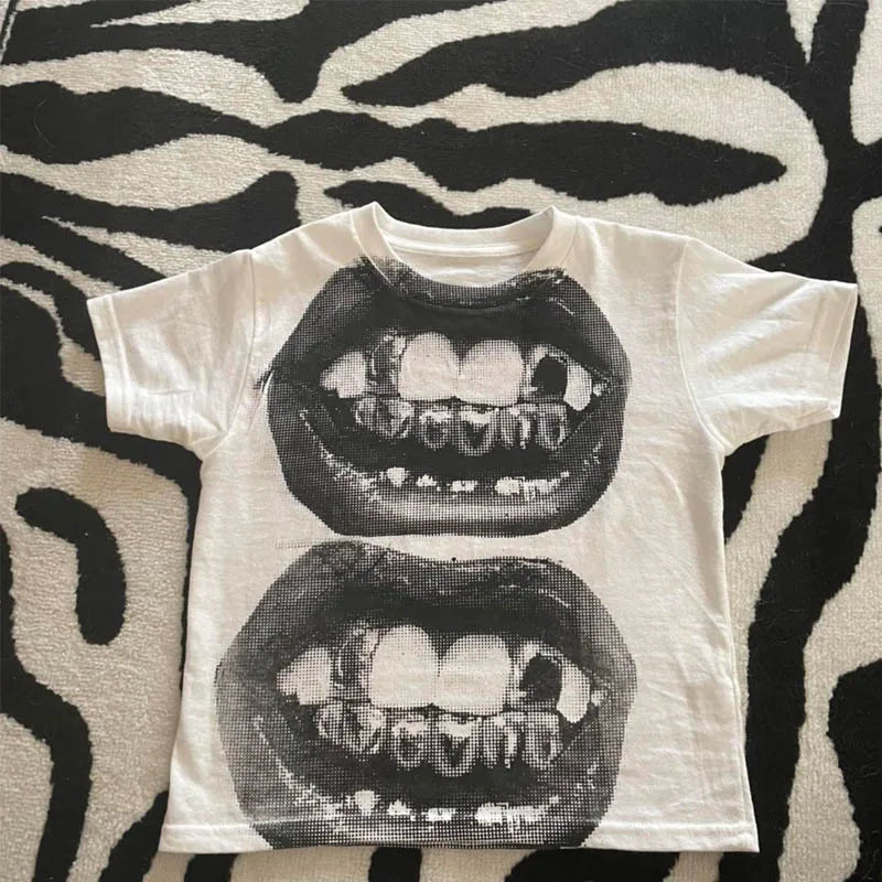 T-shirt Gothic "Smile" - Collection Y2K