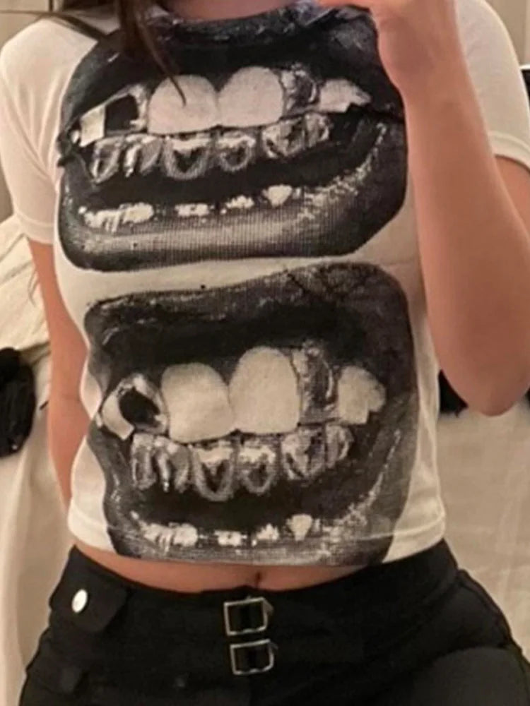 T-shirt Gothic "Smile" - Collection Y2K