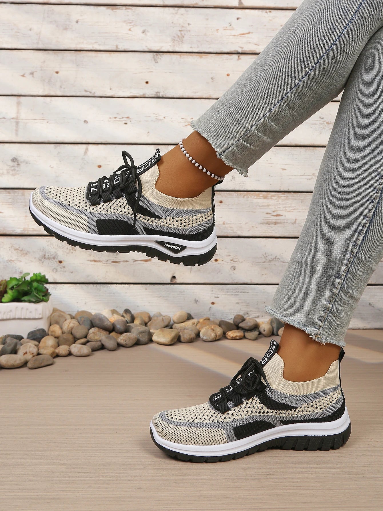 Women's shoes summer 2026 casual sneaker new style two-color single shoes, versatile, casual and fashionable work shoes