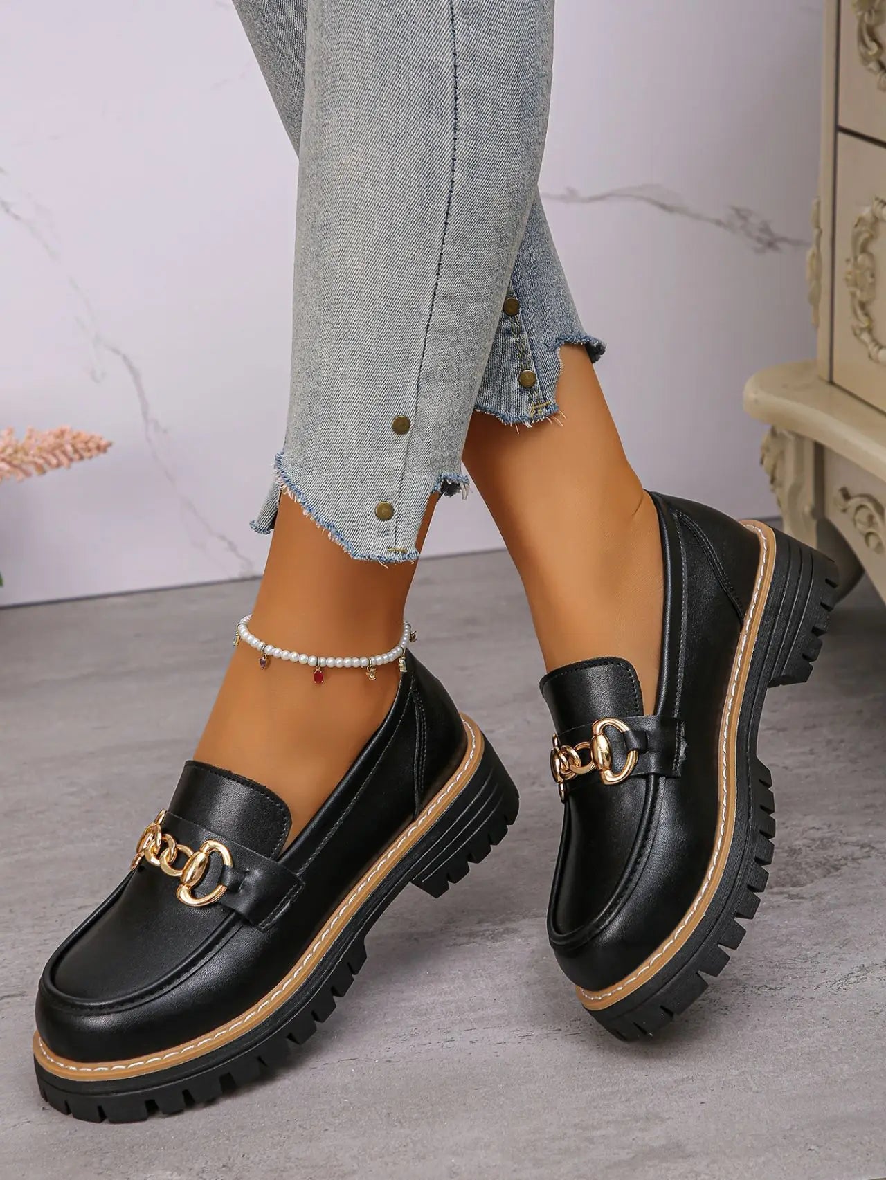 2025 Female Shoes Women Fashion Janes Round Toe Flats Loafers Oxfords Platform Casual Metal Chain Buckle Ladies Heels Black