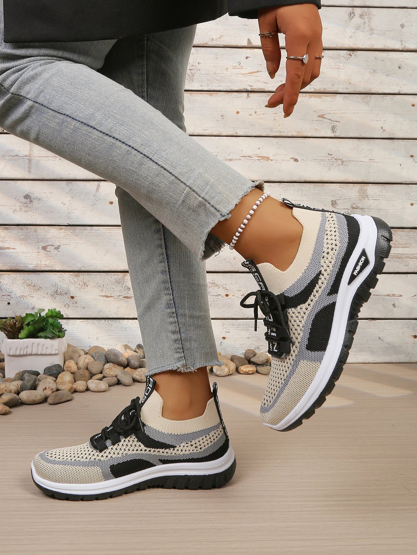 Women's shoes summer 2026 casual sneaker new style two-color single shoes, versatile, casual and fashionable work shoes