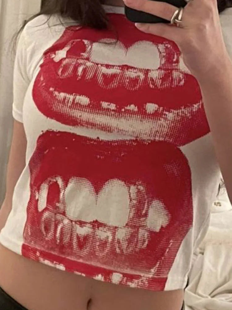 T-shirt Gothic "Smile" - Collection Y2K