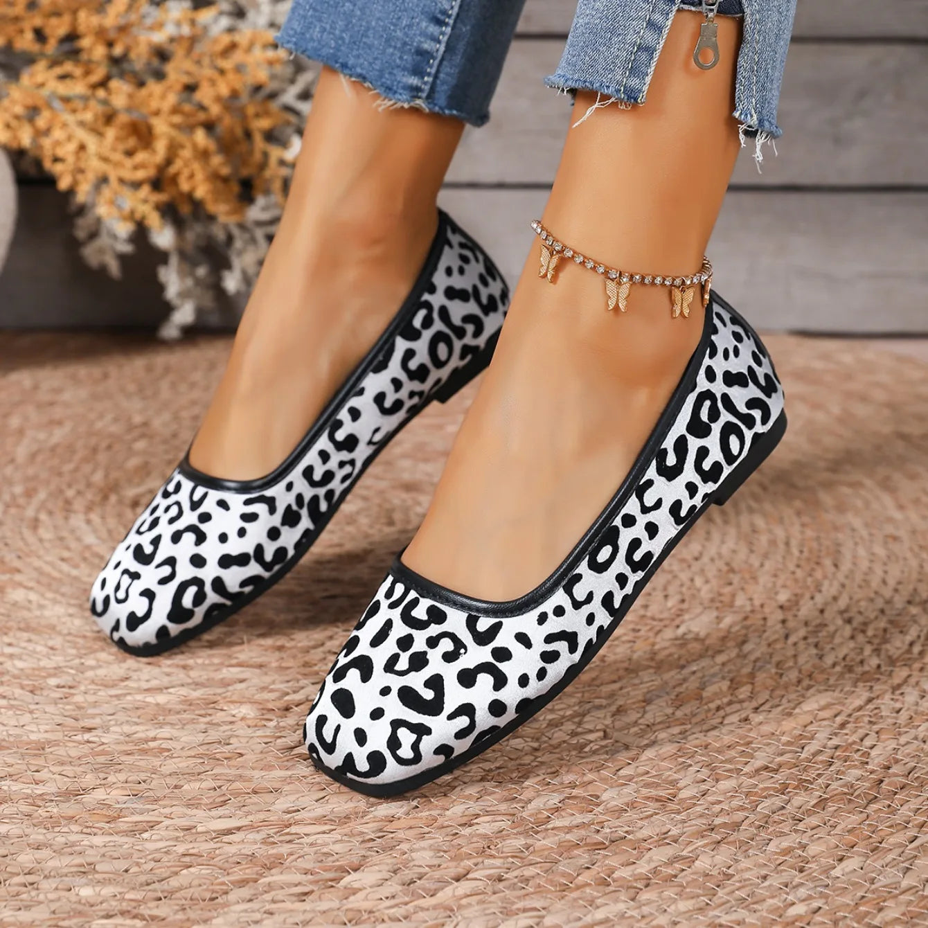 2026 Women Flats Spring Autumn New Fashion Square Toe Shoes Casual Breathable Loafers Female Comfortable Soft Soled Sneakers