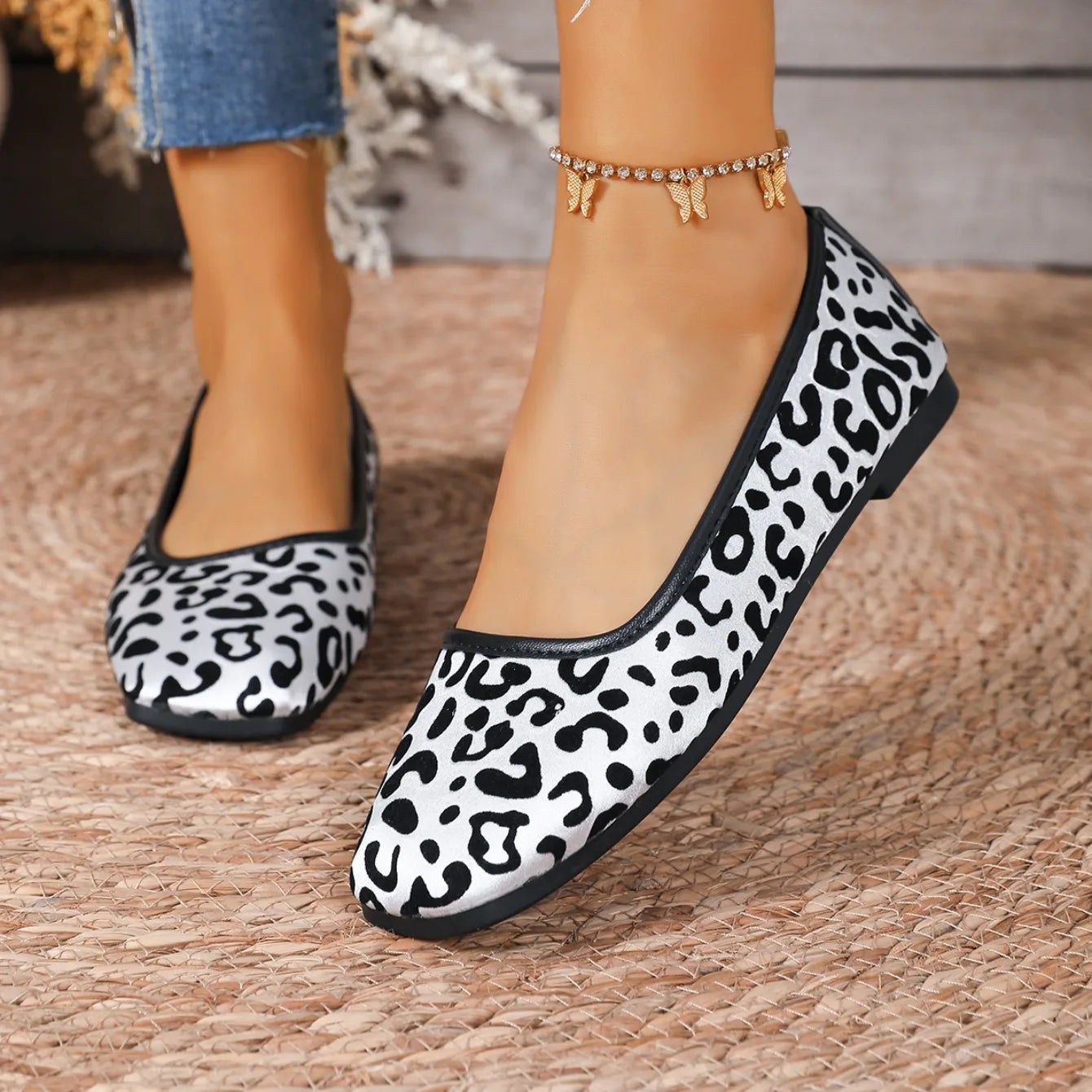 2026 Women Flats Spring Autumn New Fashion Square Toe Shoes Casual Breathable Loafers Female Comfortable Soft Soled Sneakers
