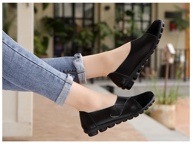 2024 Woman's Flats Shoes Woman Soft Genuine Leather Big Size 35-44 Mocassin Boat Shoes for Women Hook Loop Mocasines De Mujer